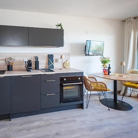 Marina, De Parel Aan De Cote D'azur Lägenhet Hyères